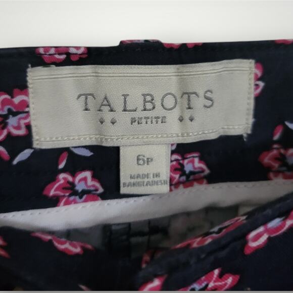 Talbots Perfect Summer Shorts Size 6P Bermuda Floral Navy Pink Cotton Blend - Picture 3 of 5